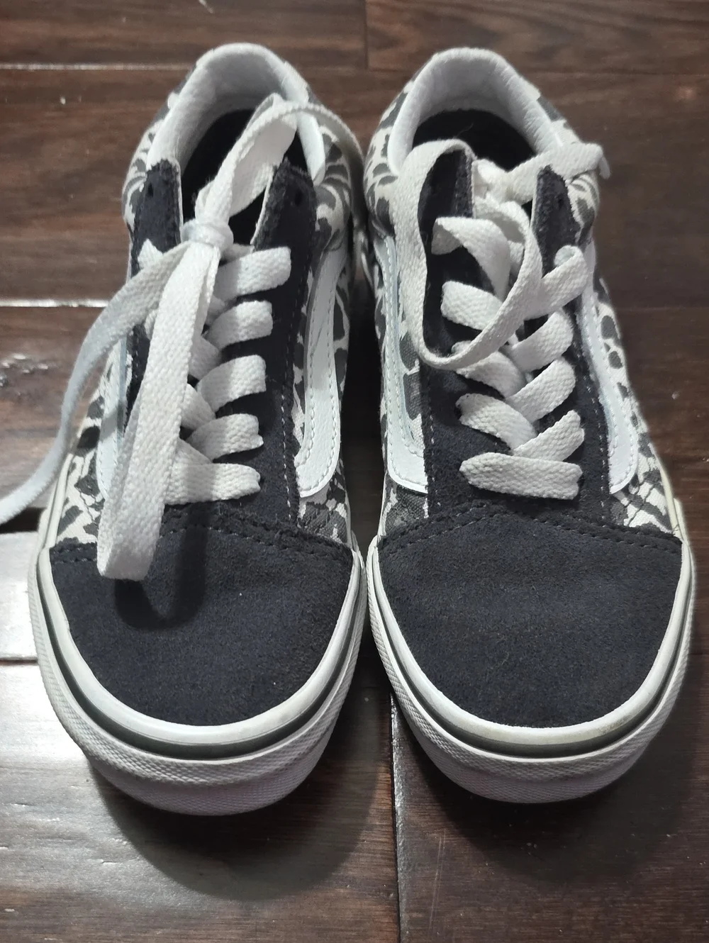 Vans Black and White Kids Skate Sneakers with Pattern